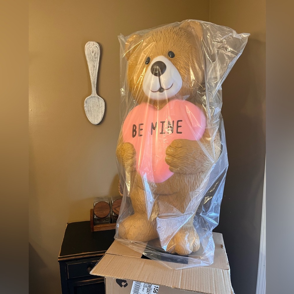 Cracker Barrel 2024 Valentines Day 24in Teddy Bear With Heart Blow Mold NEW